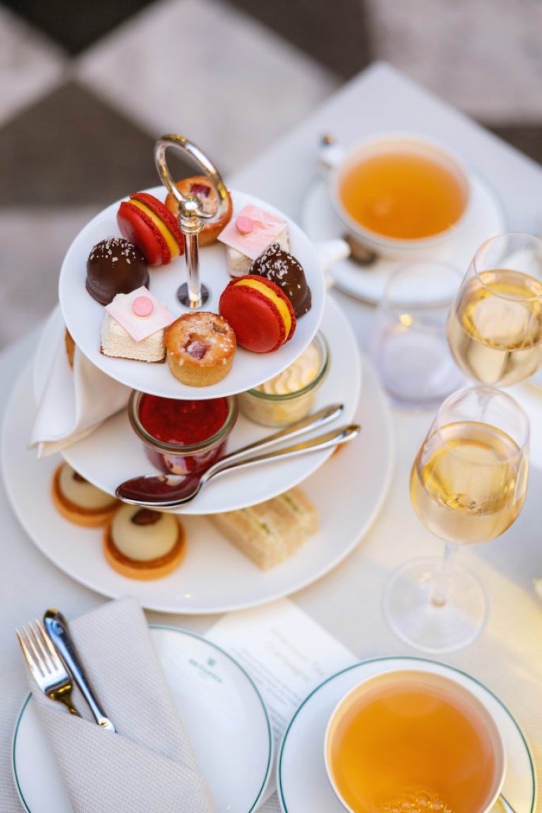 BRITANNIA HOTEL Magisk Afternoon Tea Ditt norden